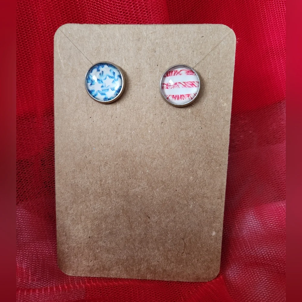 Patriotic Nail Polish Strips and Earrings Set - Picture 3 of 3